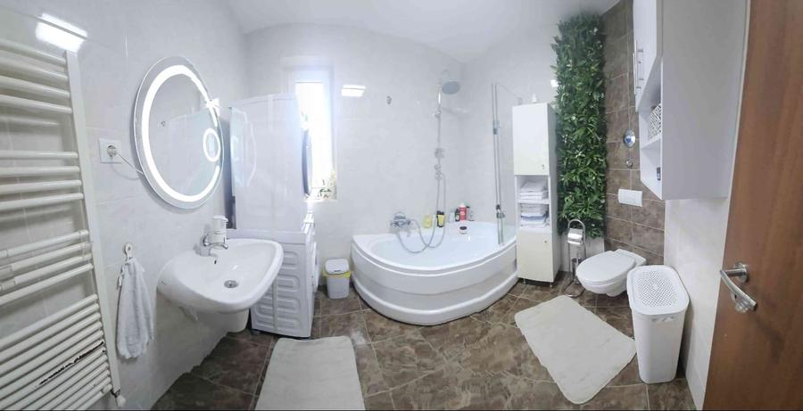 Apartament cu 3 camere decomandat, mobilat în Șelimbăr