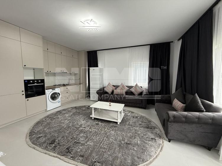 Apartament cu 3 camere decomandat, mobilat în Periferie