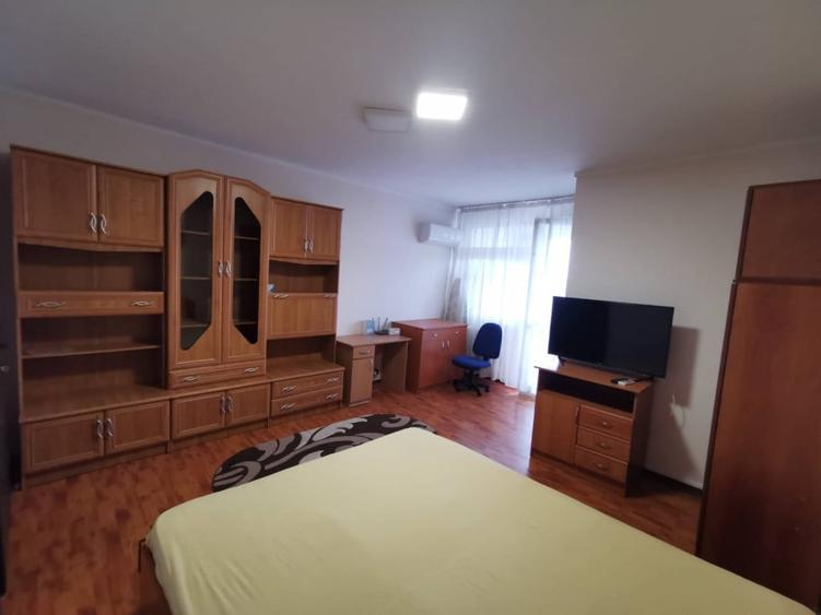 Garsonieră în Apărătorii Patriei