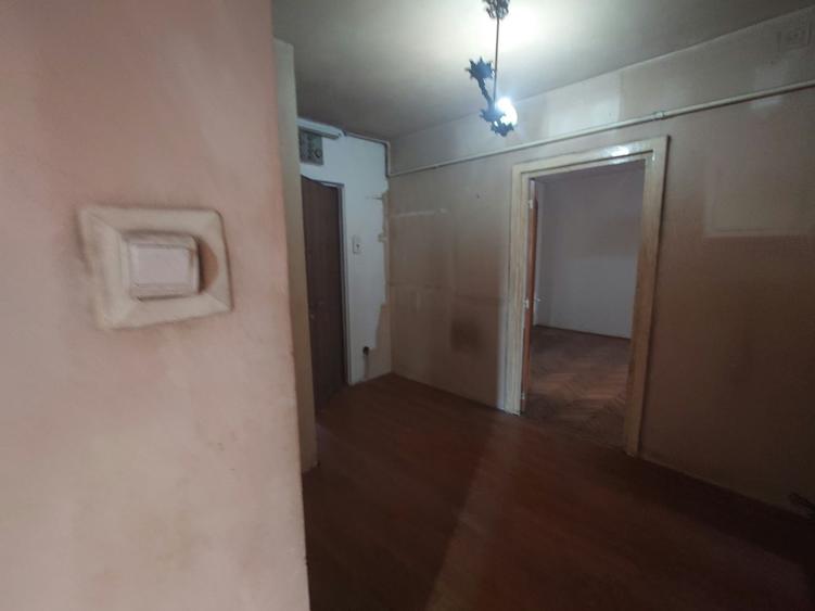 Apartament cu 3 camere în Centrul Civic