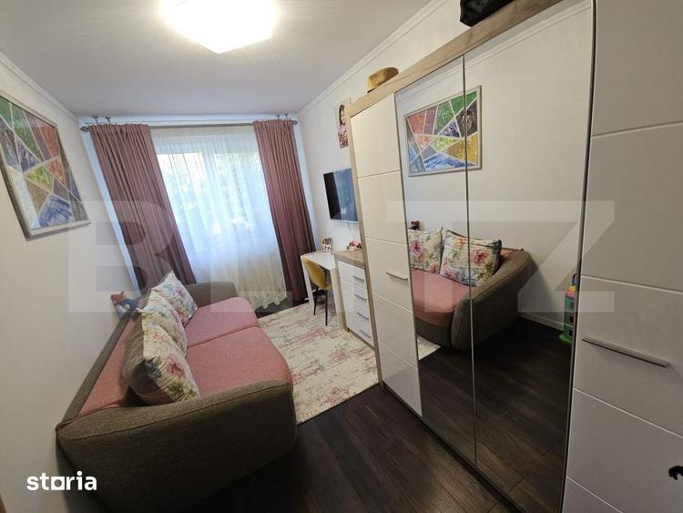 Apartament cu 3 camere în Podu Roș