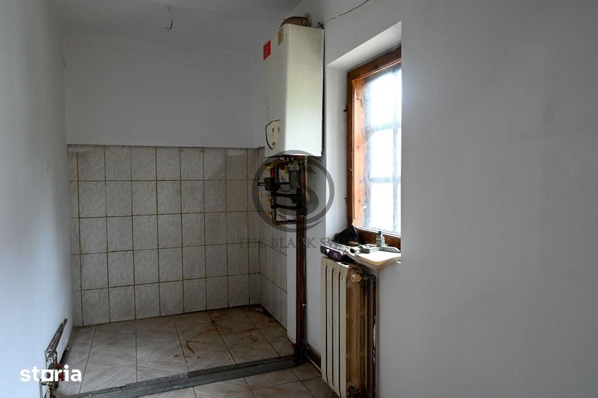 Casă cu 3 camere decomandat cu Teren 1178 Mp în Târgșoru Vechi
