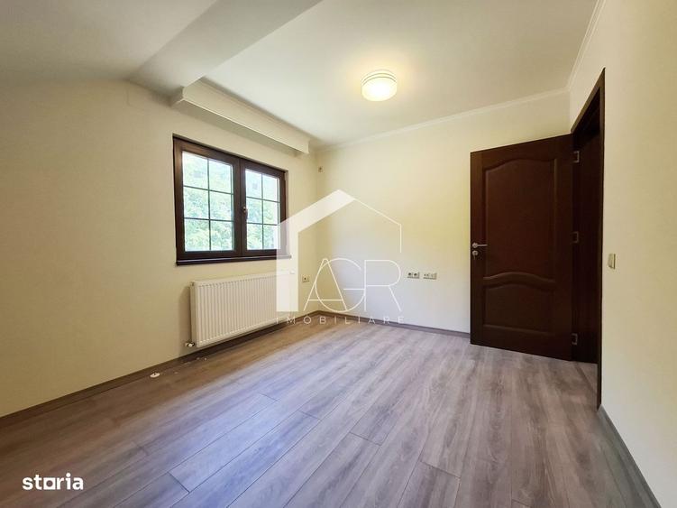 Casă cu 4 camere cu Teren 380 Mp în Central