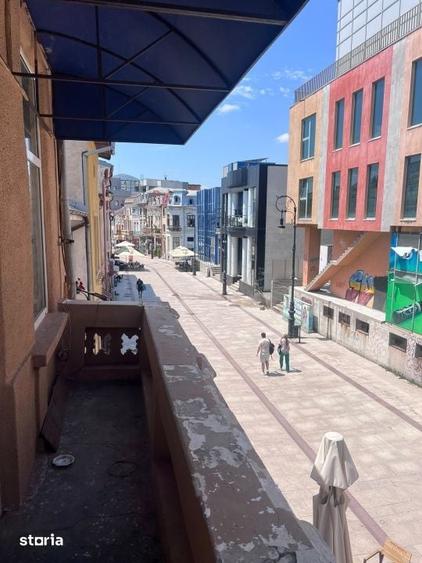 Casă cu 8 camere cu Teren 150 Mp în Ultracentral