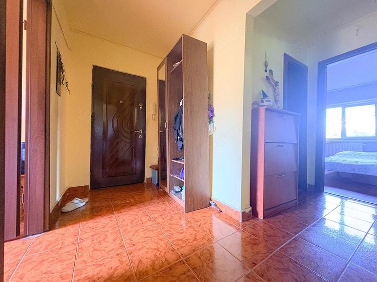 Apartament cu 3 camere decomandat în Aradului