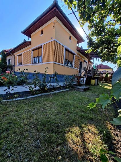 Casă cu 2 camere în Central