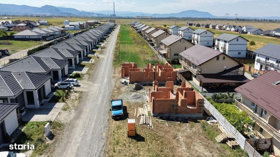 Casă cu 3 camere în Noua