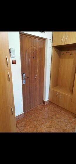 Garsonieră decomandată în Rogerius