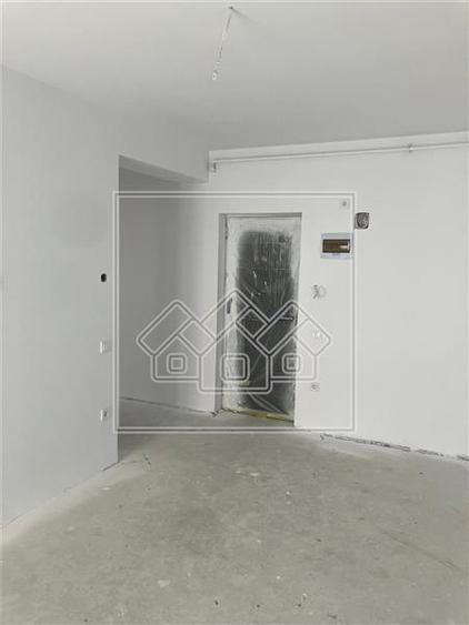 Apartament cu 2 camere decomandat în Țiglari