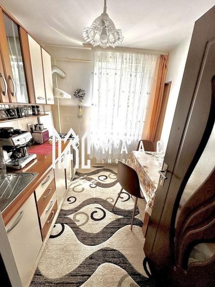 Apartament cu 2 camere decomandat în 1 Mai