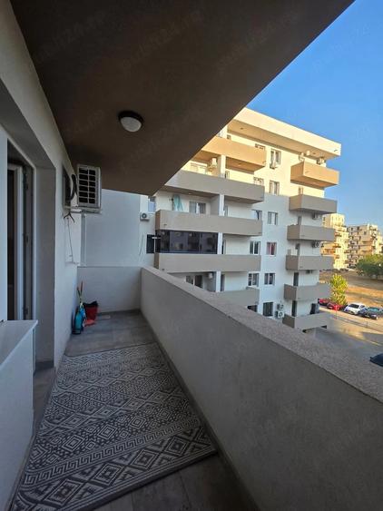 Apartament cu 2 camere semidecomandat în Berceni