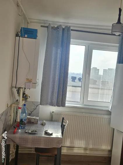 Garsonieră decomandată în Poarta 6