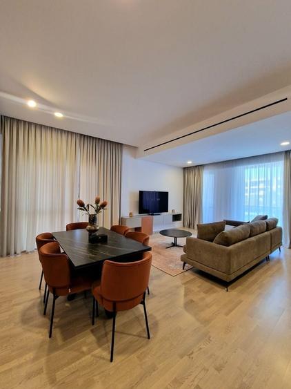 Apartament cu 3 camere decomandat în Pipera