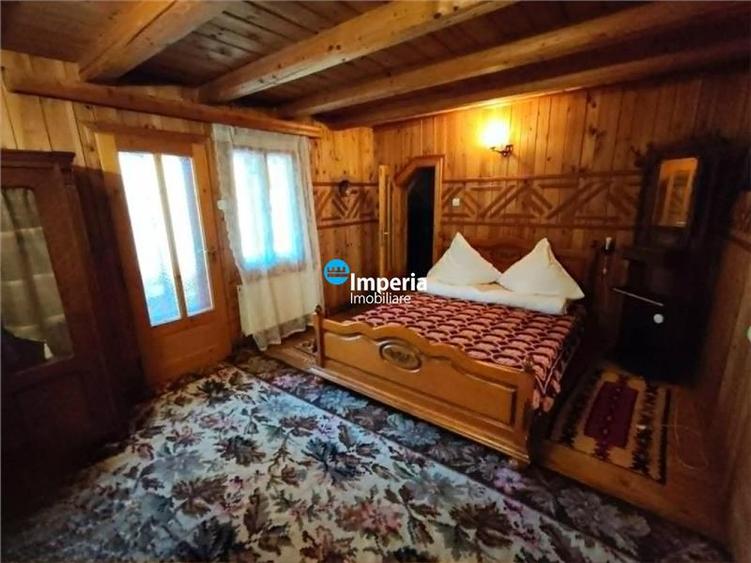 Casă individuală cu 7 camere cu Teren 750 Mp în Pojorâta