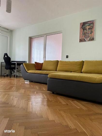 Apartament cu 3 camere semidecomandat în Pantelimon