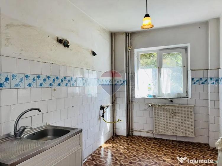 Apartament cu 2 camere decomandat în Teiul Doamnei
