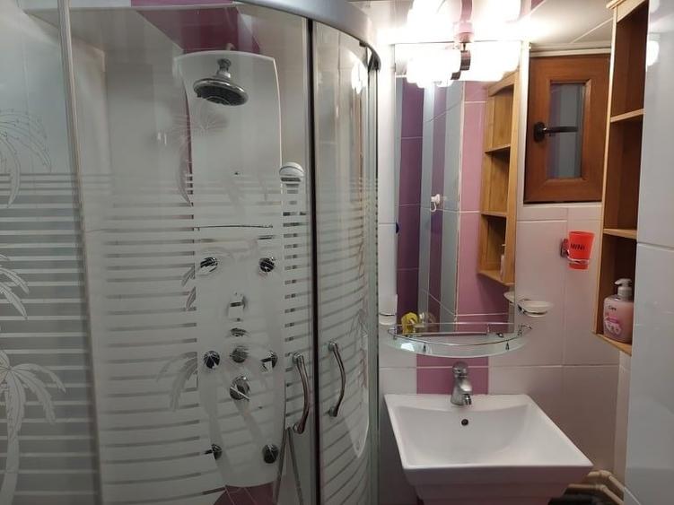 Apartament cu 2 camere decomandat în Bucur Obor