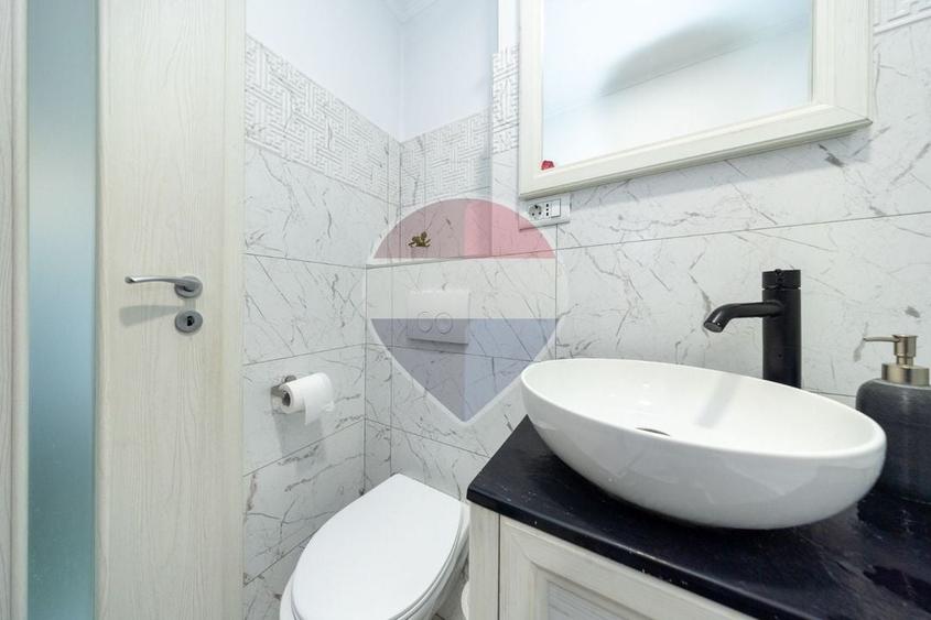 Apartament cu 3 camere semidecomandat în Gării