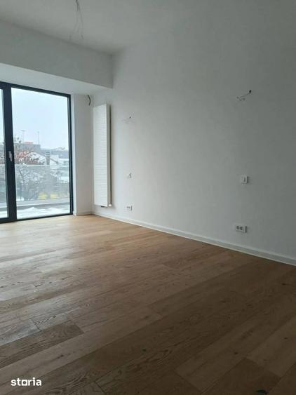 Apartament cu 3 camere decomandat în Aviației