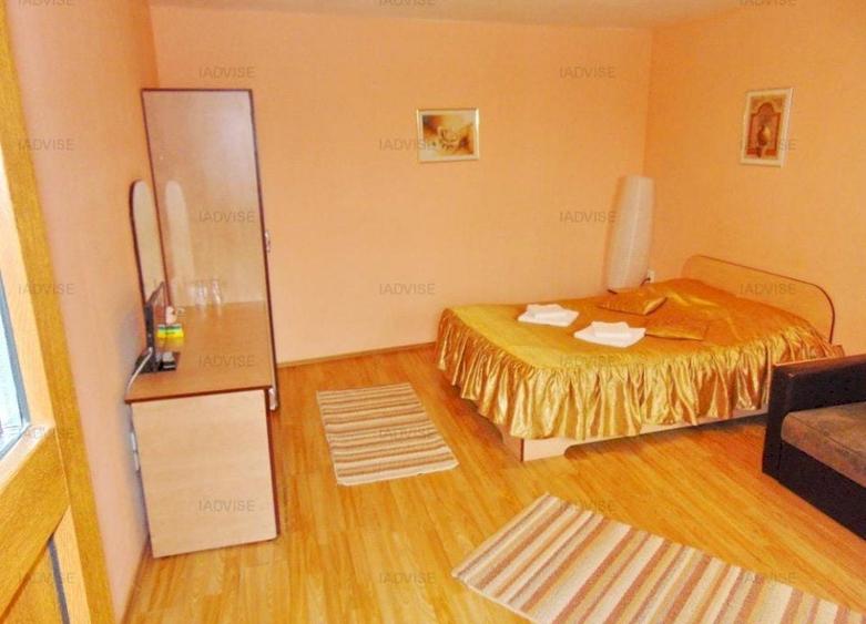 Spațiu comercial, de 450 mp, în Schei