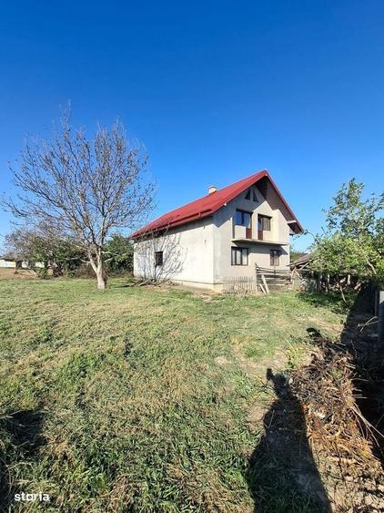 Casă cu 4 camere cu Teren 1118 Mp în Central
