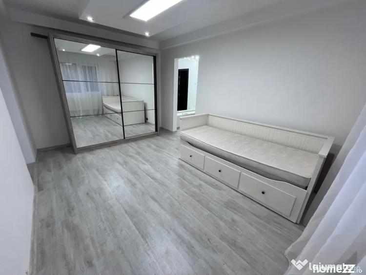 Apartament cu 3 camere semidecomandat în George Enescu