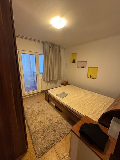 Apartament cu 3 camere decomandat în Berceni