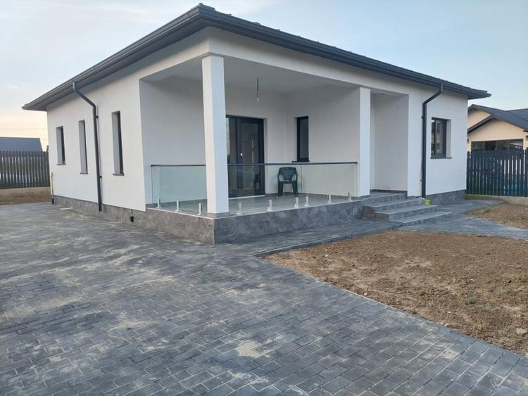 Casă individuală cu 3 camere cu Teren 276 Mp în Hemeiuș