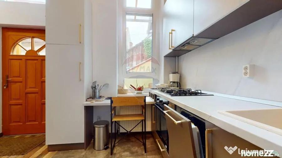 Apartament cu 3 camere decomandat în 15 Noiembrie