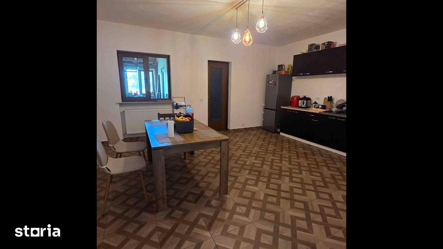 Casă cu 4 camere cu Teren 559 Mp în Podu Roș