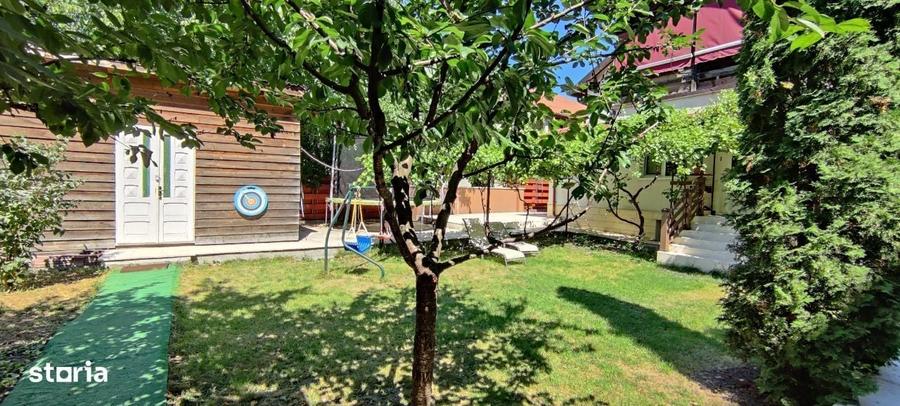 Casă cu 4 camere în Podul de Fier