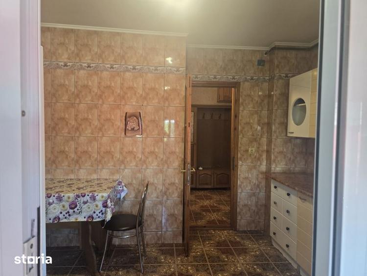 Apartament cu 3 camere decomandat în Coiciu