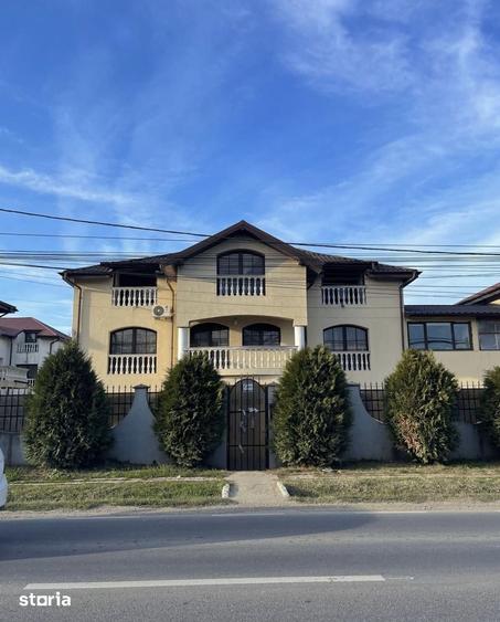 Casă cu 9 camere cu Teren 300 Mp în Corbeanca