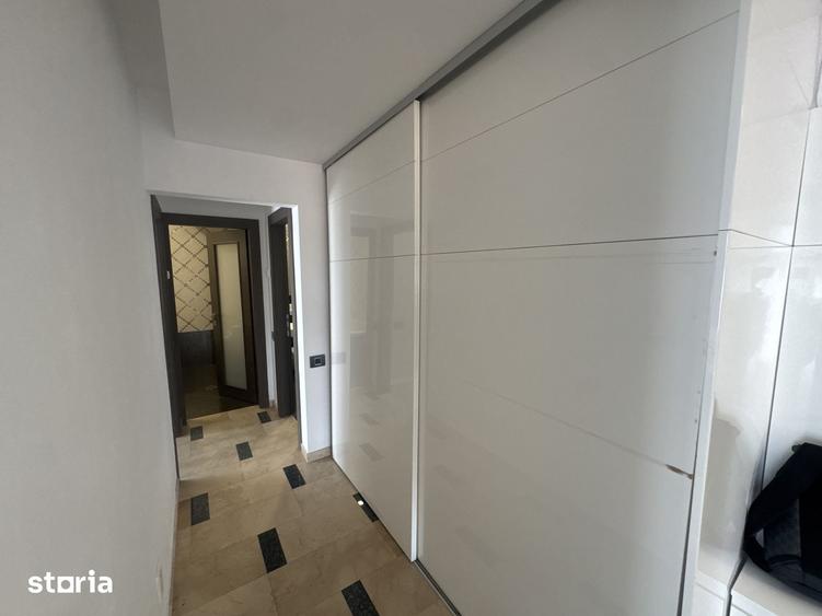 Apartament cu 4 camere în Băneasa