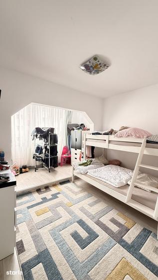 Apartament cu 4 camere în Progresul