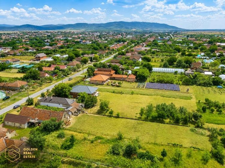Casă cu Teren 1554 Mp în Central