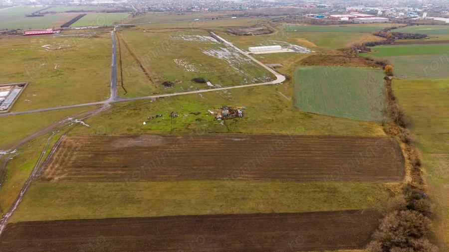 Teren de 5000 mp, în Nord