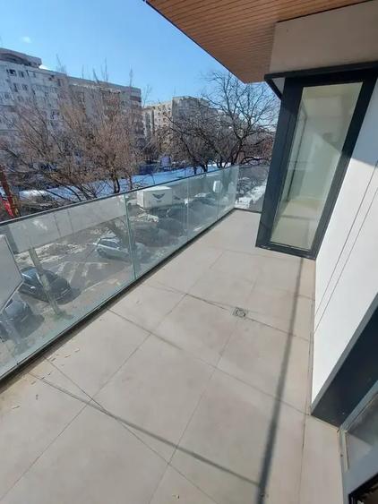 Apartament cu 3 camere decomandat în 13 Septembrie