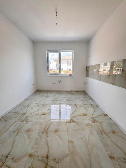 Duplex cu 4 camere cu Canalizare în Moșnița Nouă