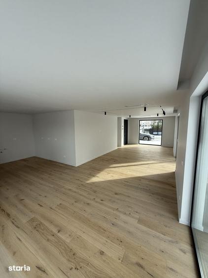 Casă cu 4 camere cu Teren 300 Mp în Tunari