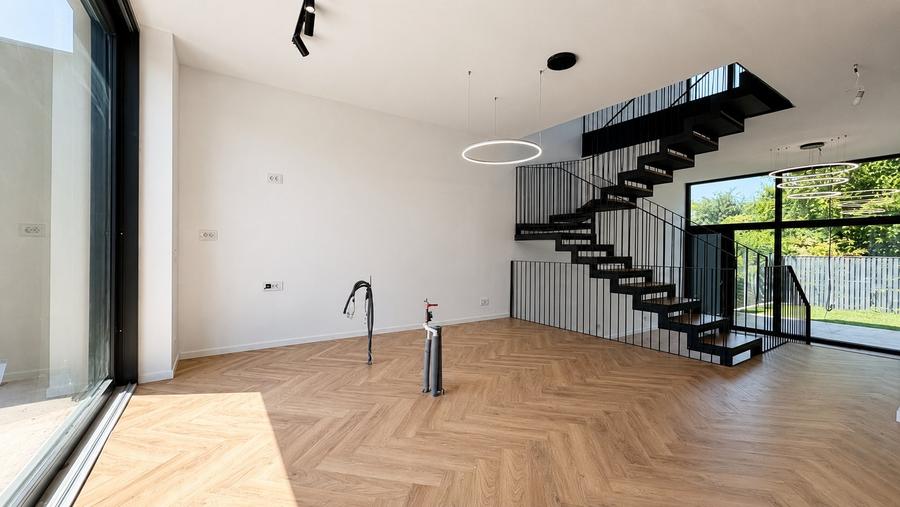 Duplex cu 4 camere cu Canalizare în Mogoșoaia