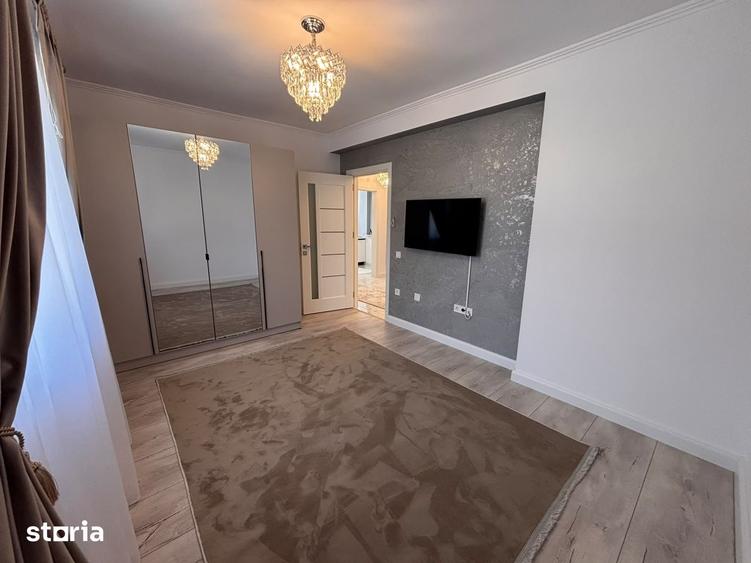 Apartament cu 5 camere în Cristian