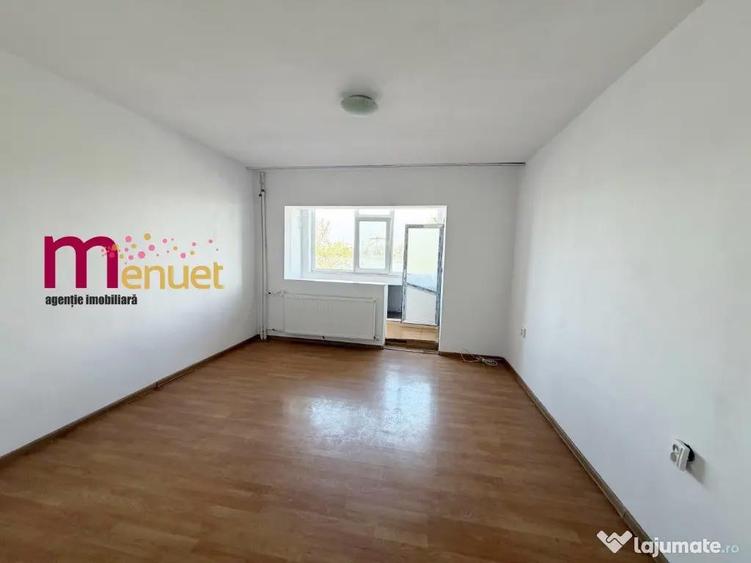 Apartament cu 2 camere decomandat în Pelican