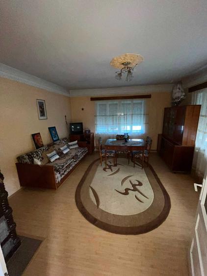 Casă cu 3 camere în Rebrișoara
