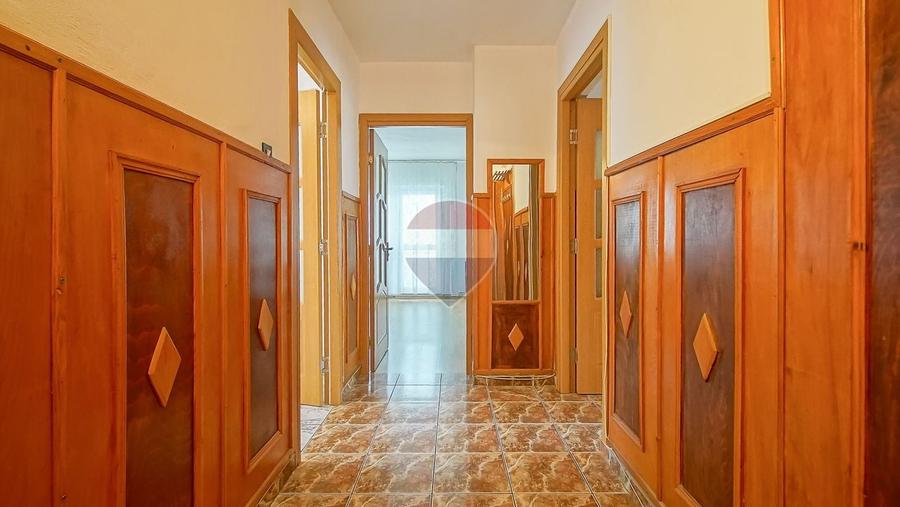 Apartament cu 3 camere decomandat în Gemenii