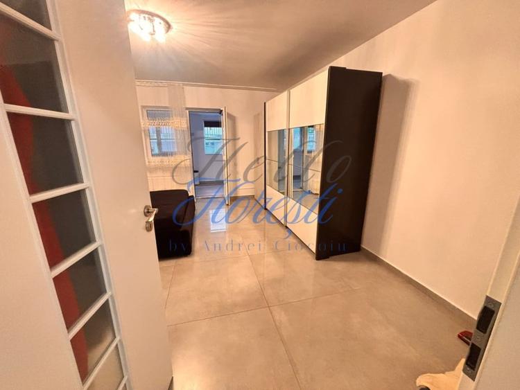 Apartament cu 3 camere semidecomandat, mobilat în Florești