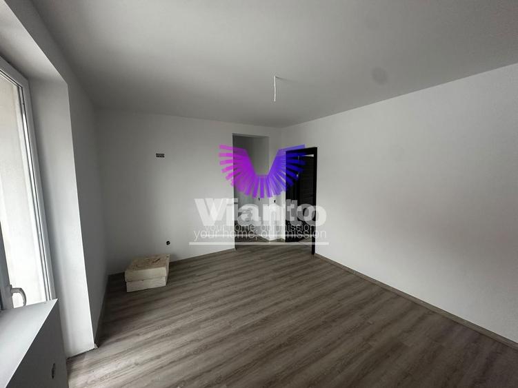 Duplex cu 5 camere cu Canalizare în Exterior Vest
