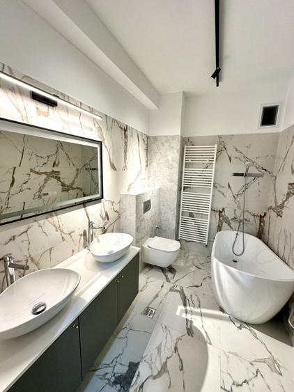 Apartament cu 3 camere semidecomandat în Barbu Văcărescu