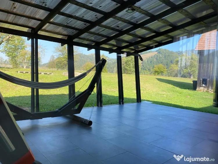 Casă cu 4 camere cu Teren 1200 Mp în Central
