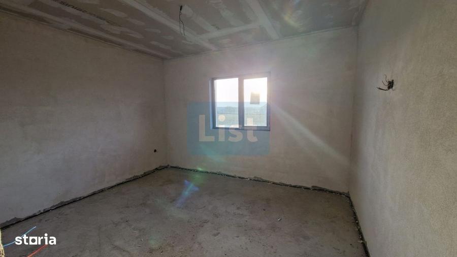 Casă cu 3 camere în Cătălina
